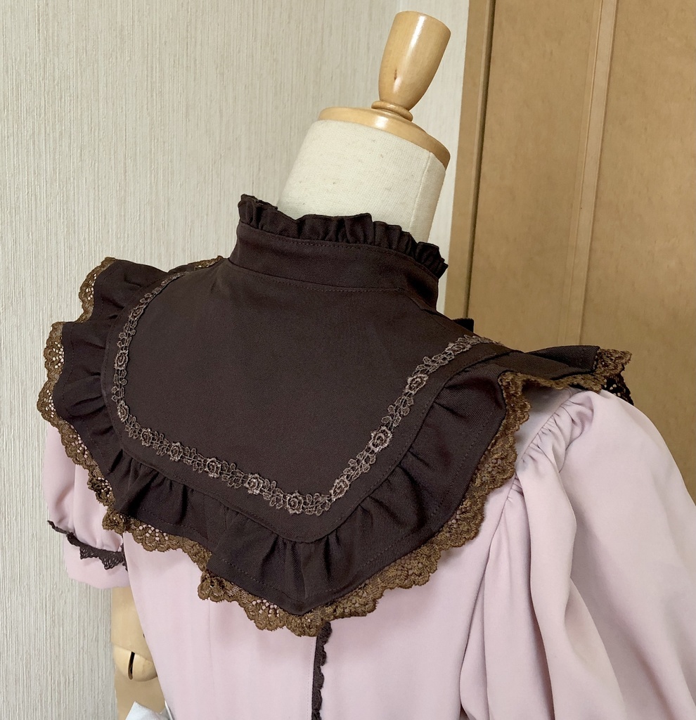 いちごチョコ風メイド衣装