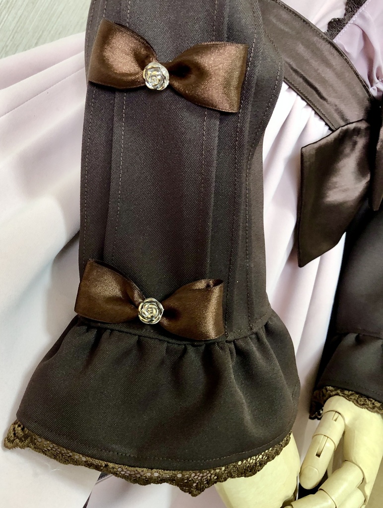 いちごチョコ風メイド衣装