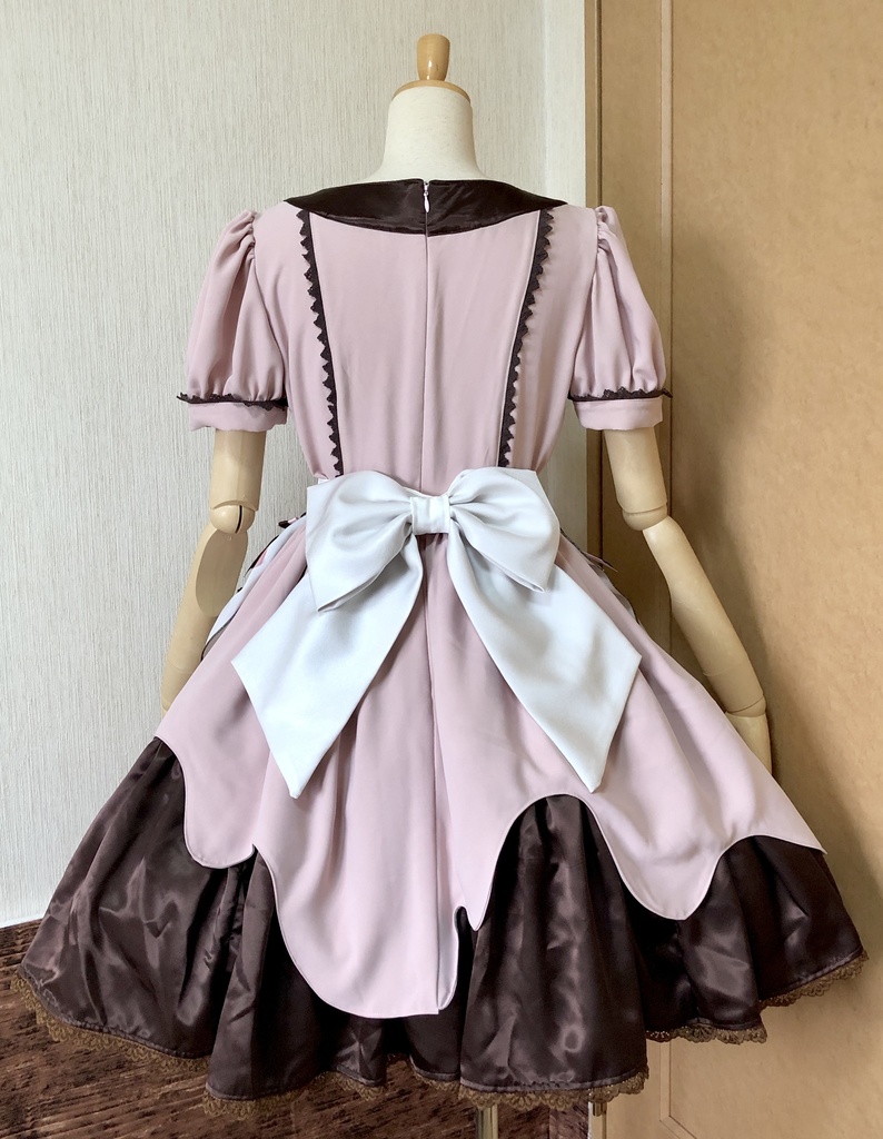 いちごチョコ風メイド衣装