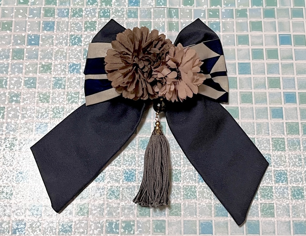 矢絣模様リボンバレッタとフラワークリップのヘアアクセサリーセット