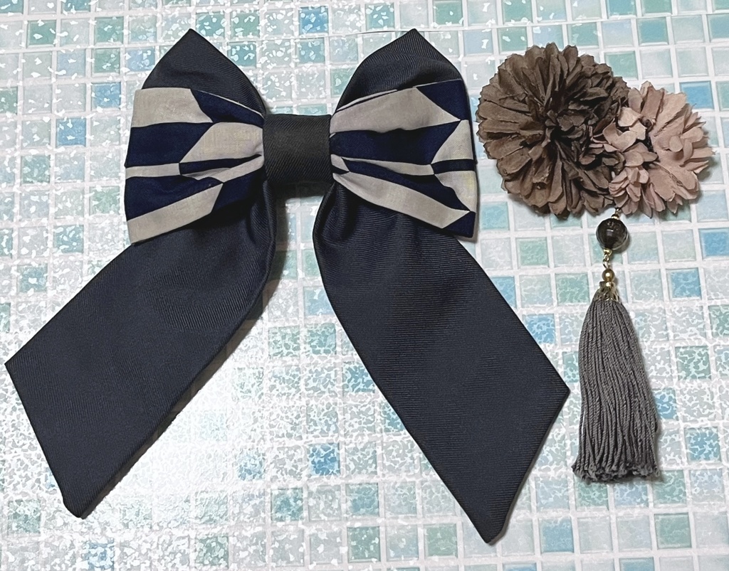 矢絣模様リボンバレッタとフラワークリップのヘアアクセサリーセット