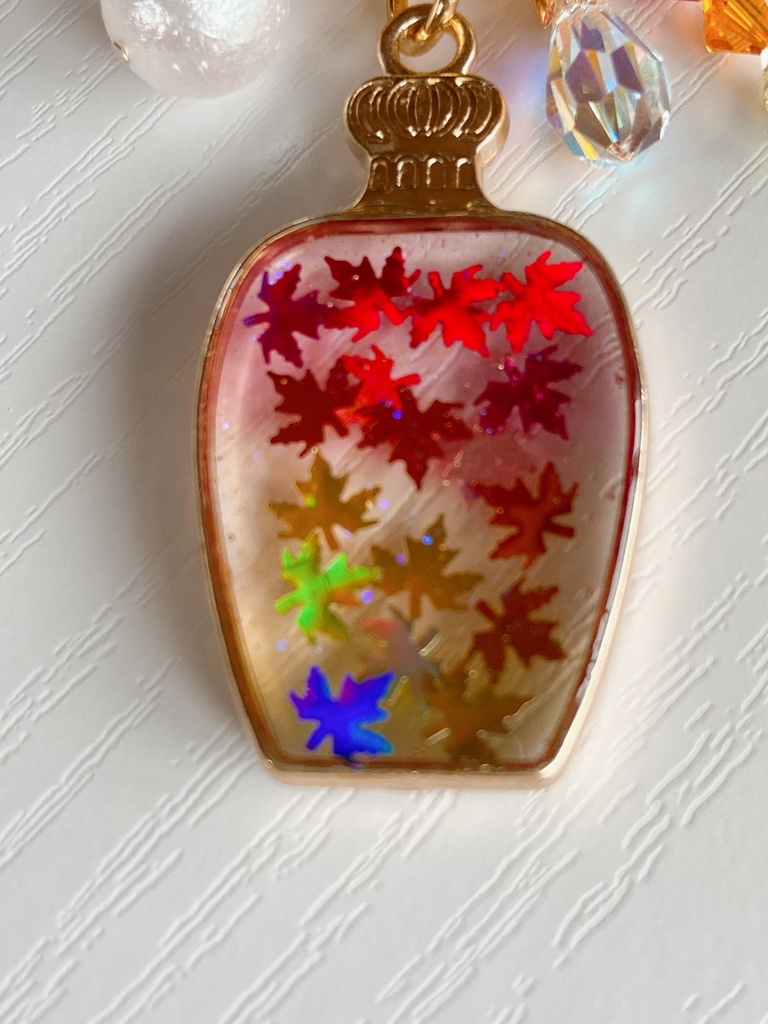 【9月11日21時頃〜販売開始】紅葉グラデーションキーチャーム