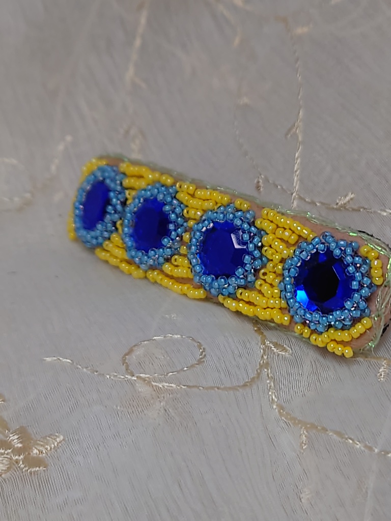 ビーズ刺繍バレッタ