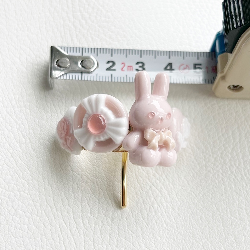 桜色うさぎとボタンのポニーフック