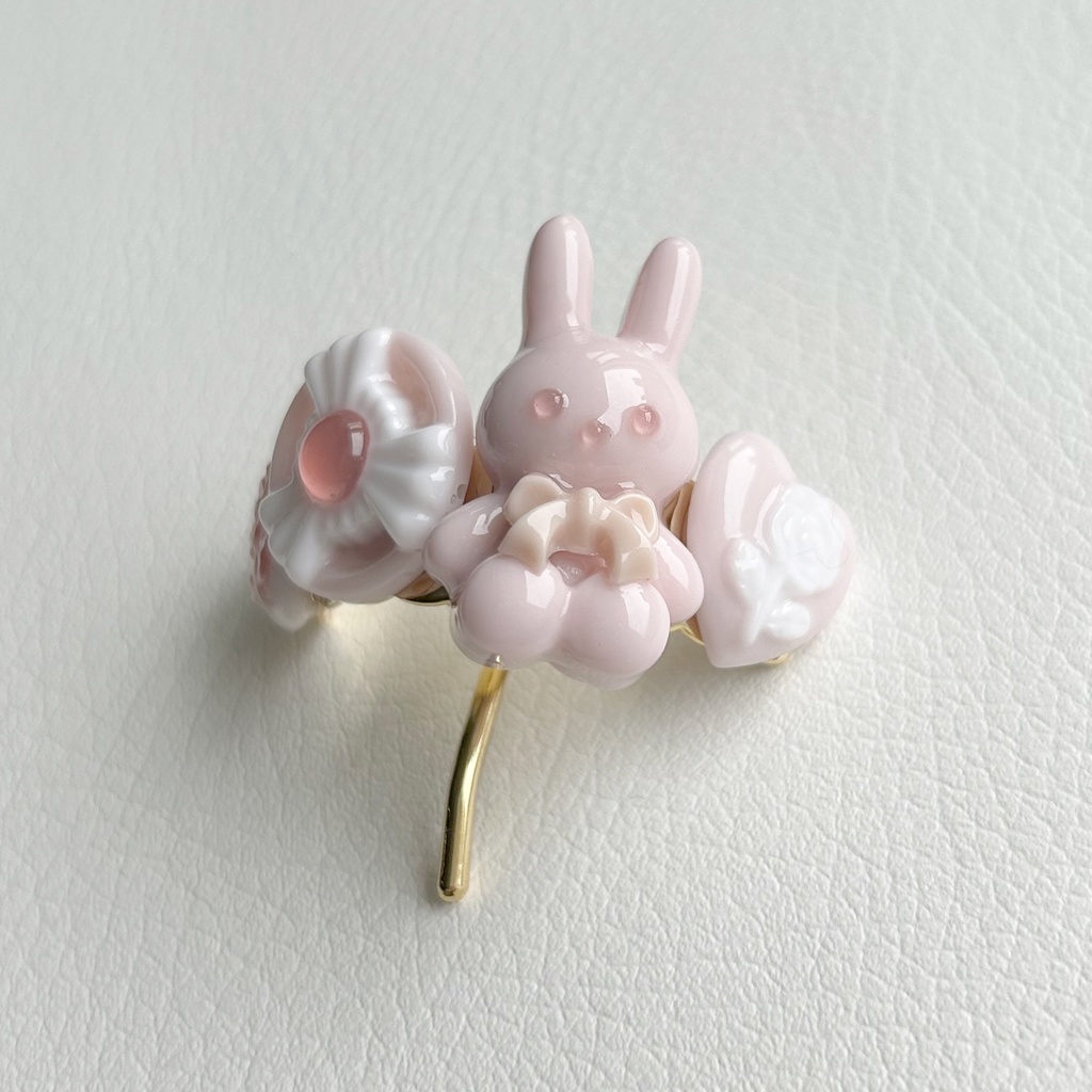 桜色うさぎとボタンのポニーフック