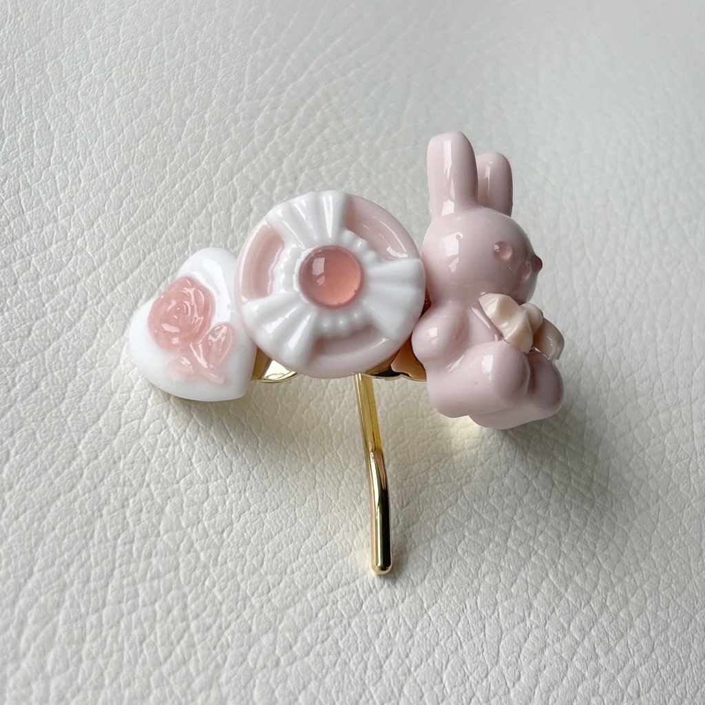 桜色うさぎとボタンのポニーフック