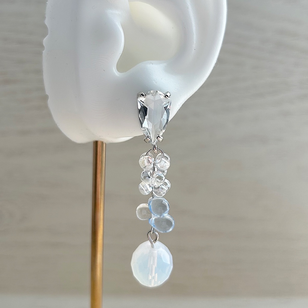 つららと雪玉のひんやりピアス