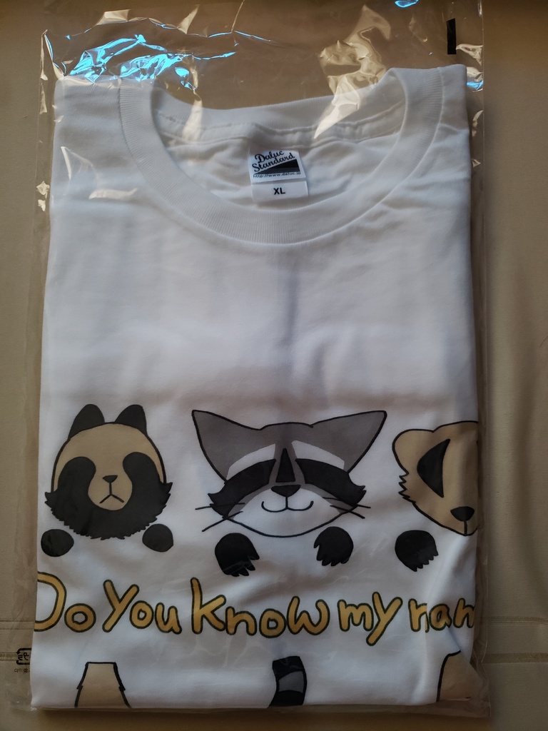 狸に似てる子Tシャツ