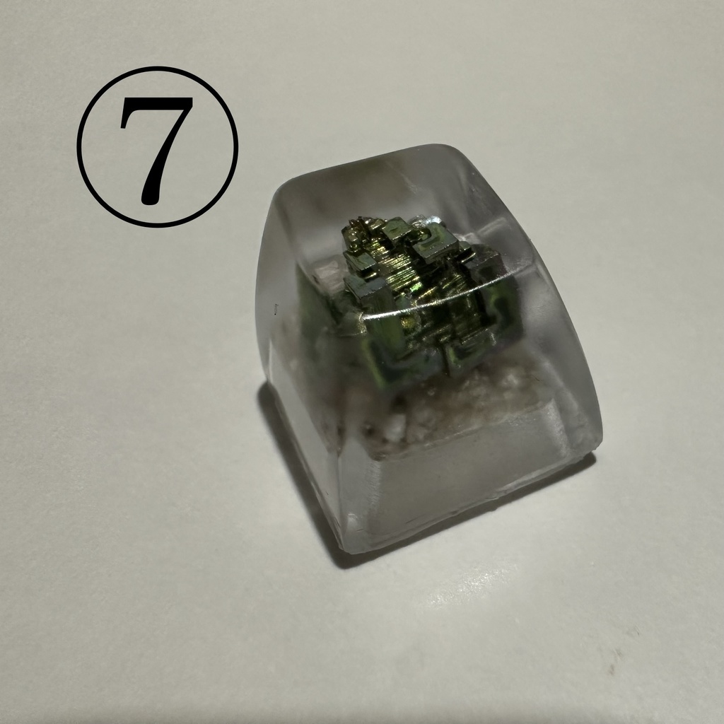 ビスマス鉱石キーキャップ