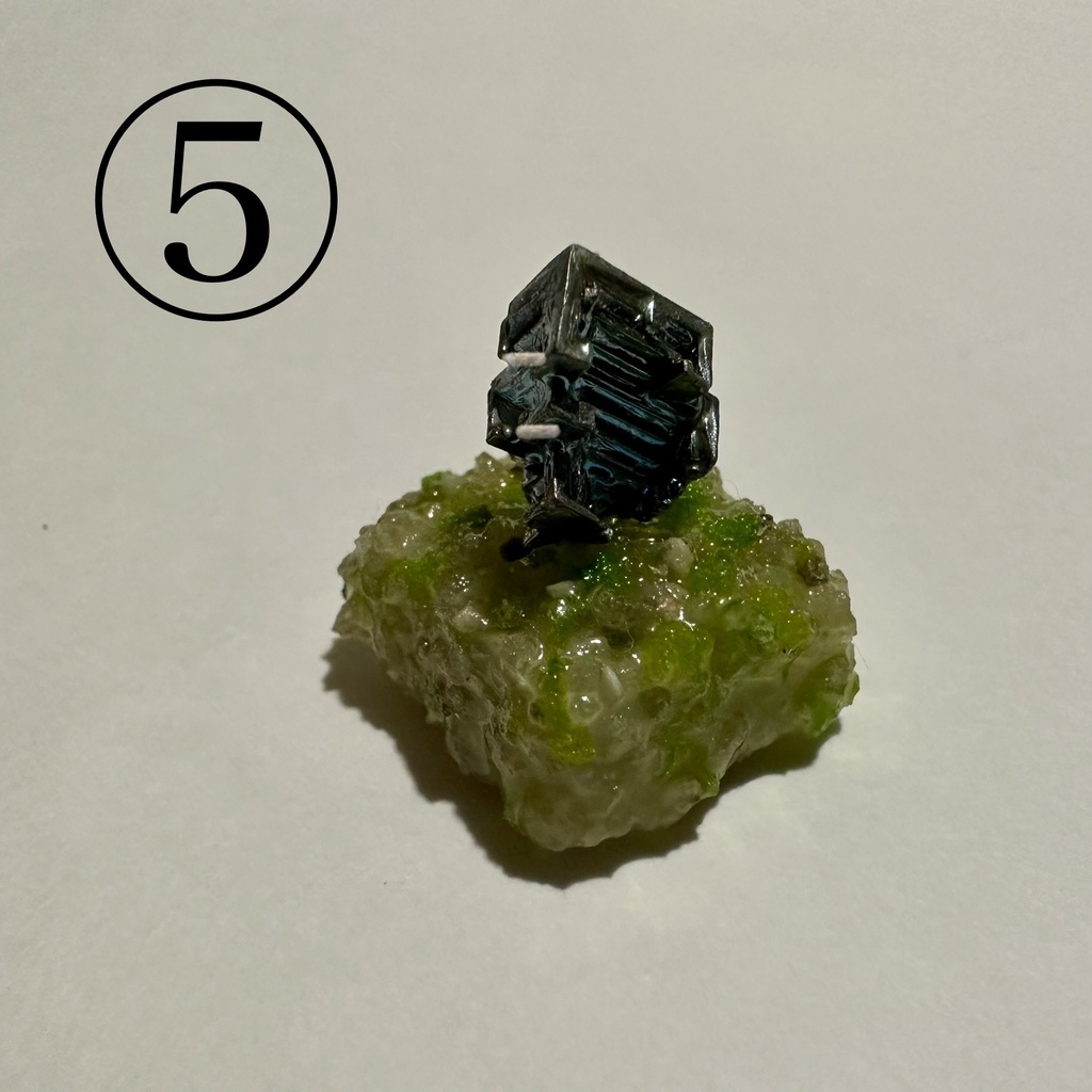 ビスマス鉱石キーキャップ