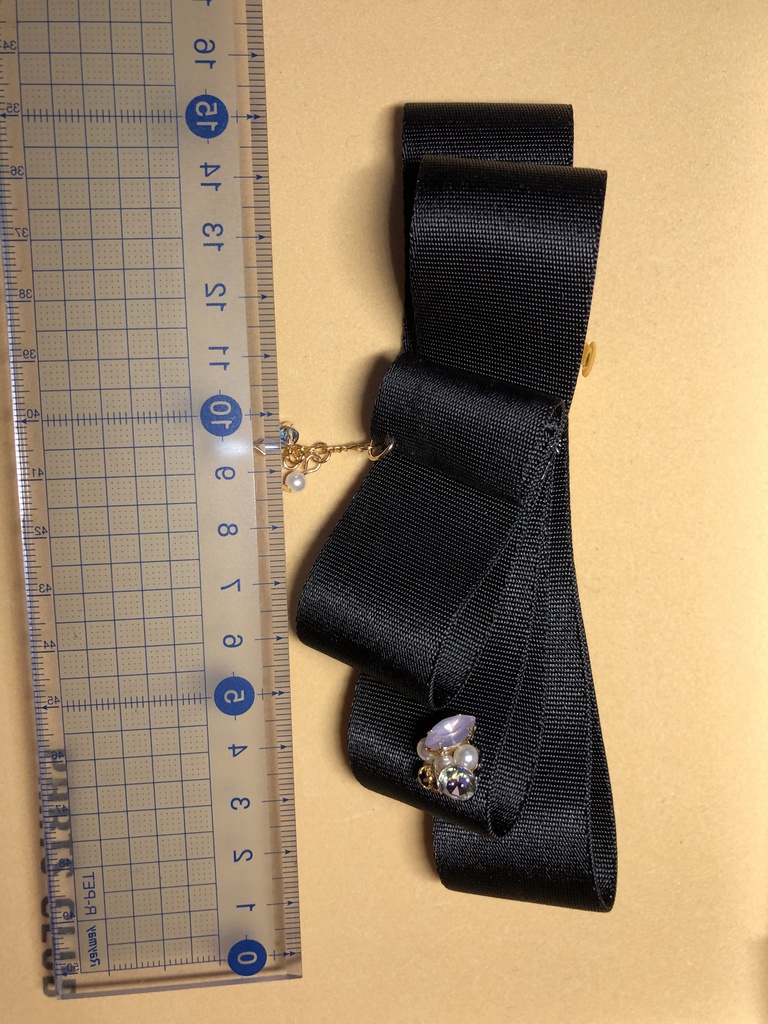 スワロフスキーとパールのビジュー付きバレッタ