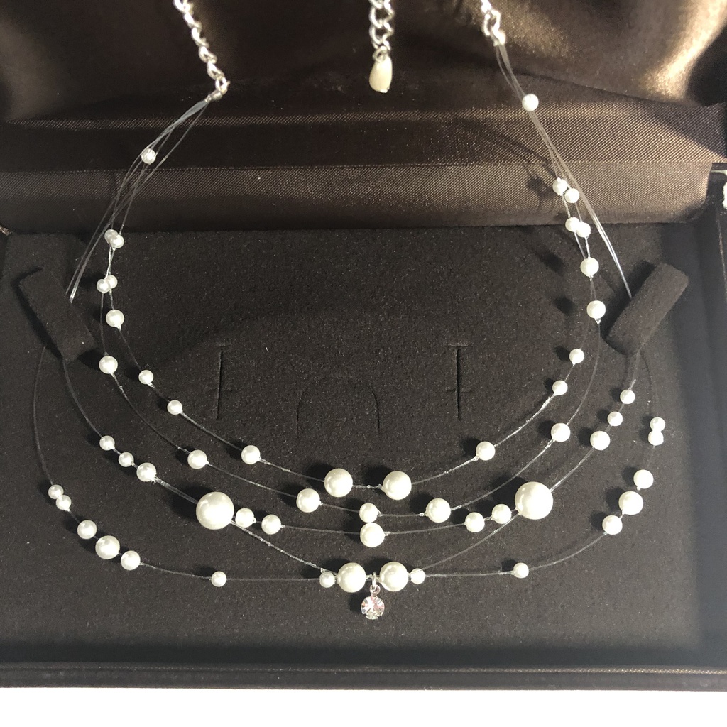 クリスタルストーン付きパールシャワーネックレス