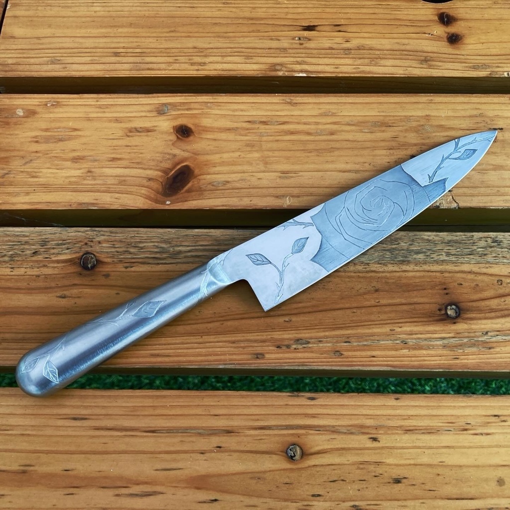 薔薇模様の牛刀包丁(刃渡り180mm)