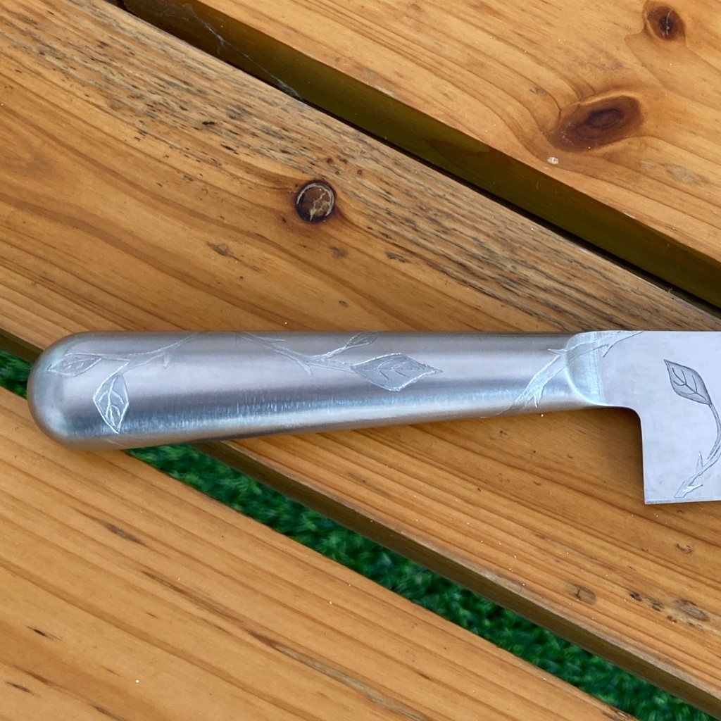 薔薇模様の牛刀包丁(刃渡り180mm)