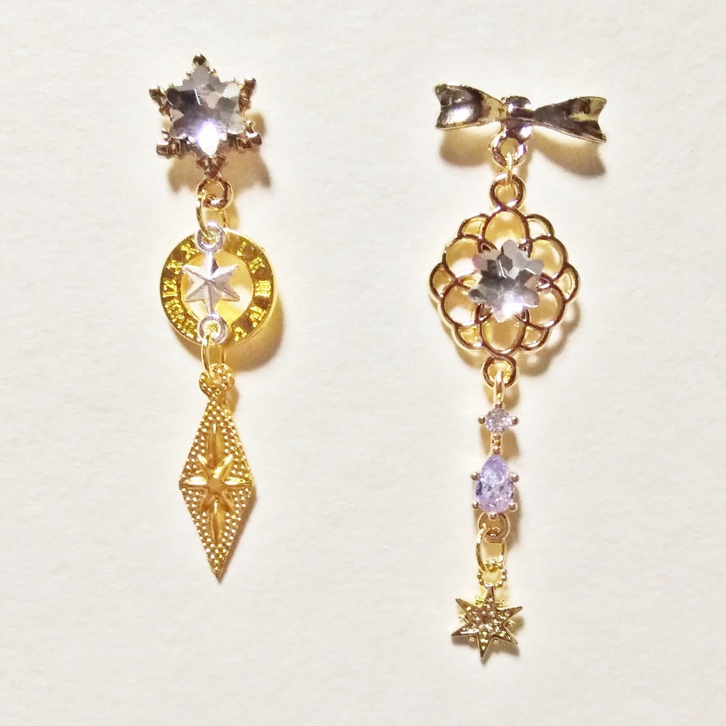 六光星を集めたアシンメトリーピアス