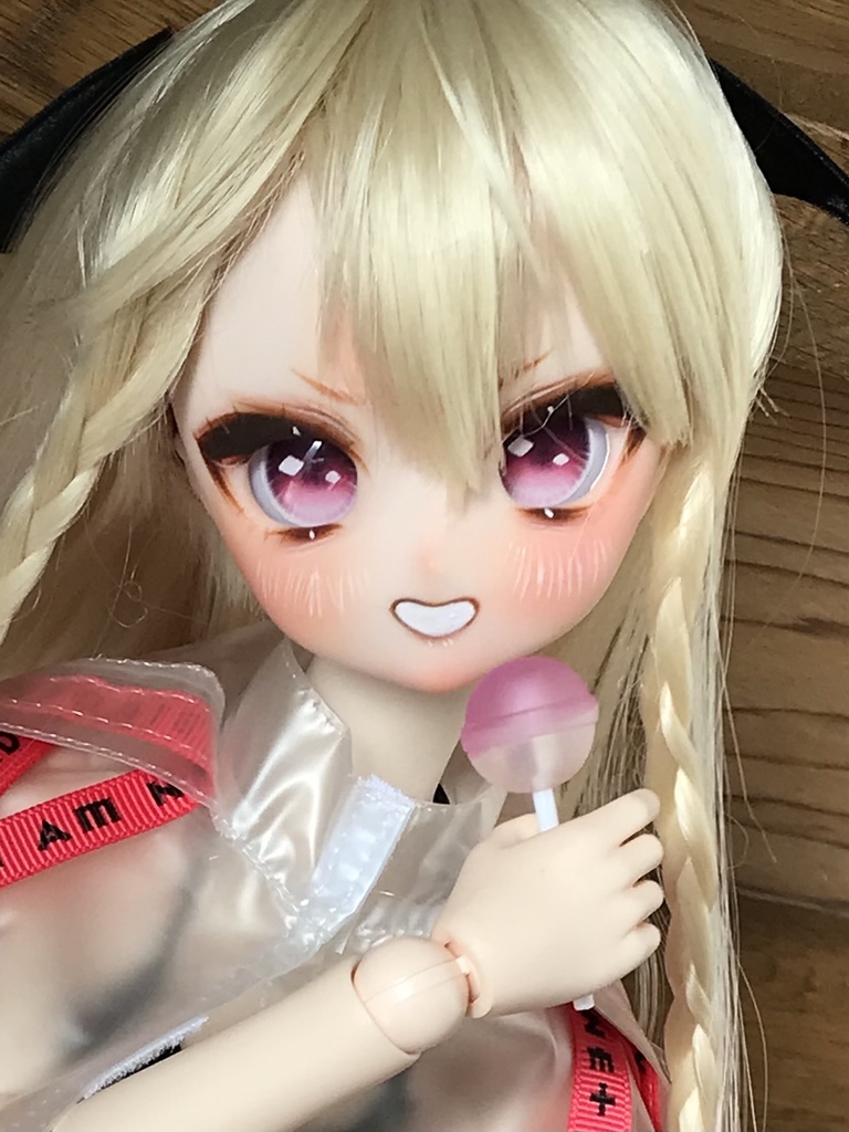 DDH-27 カスタムヘッド・アイ・ヴィックカスタムドール