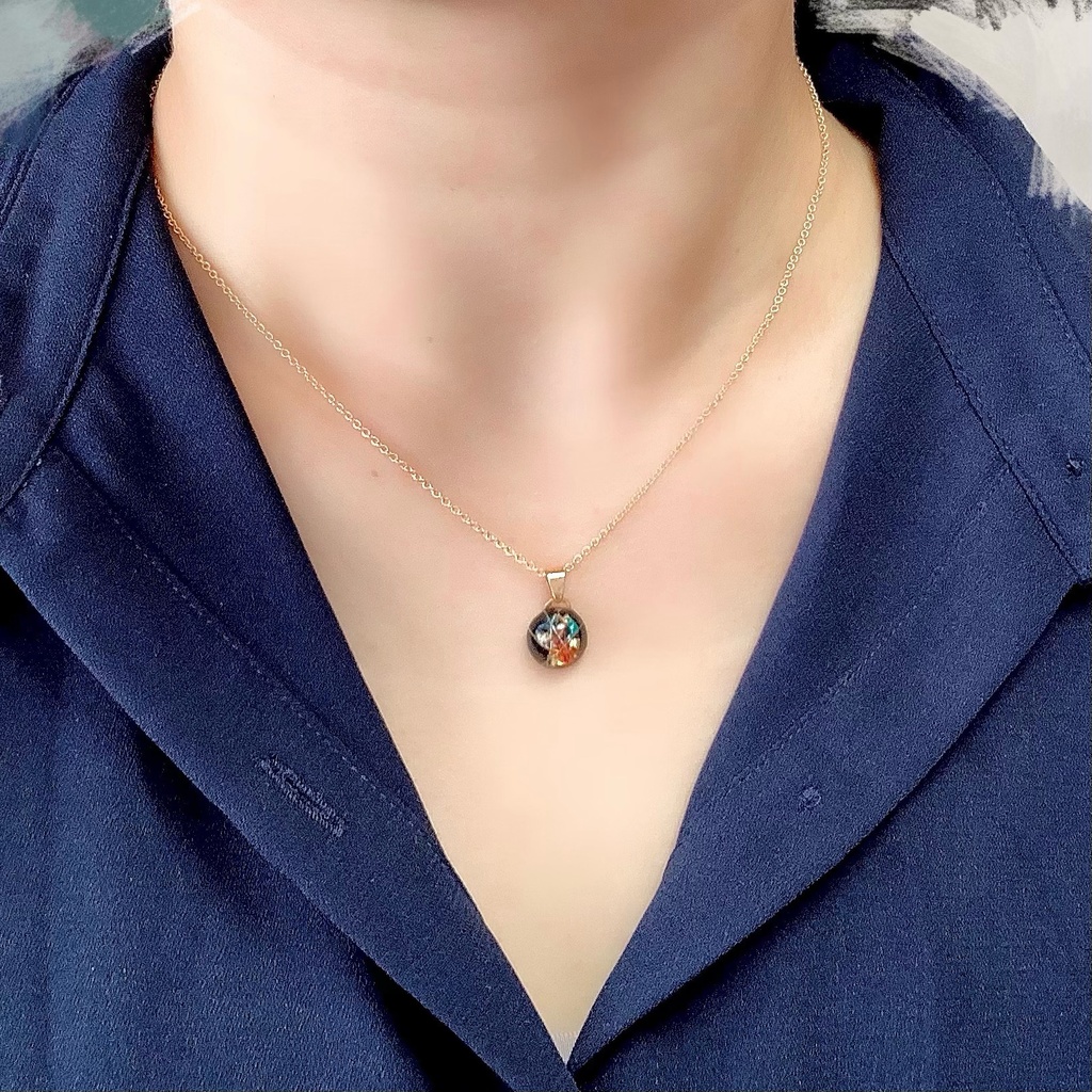 黒漆風レジンのネックレス