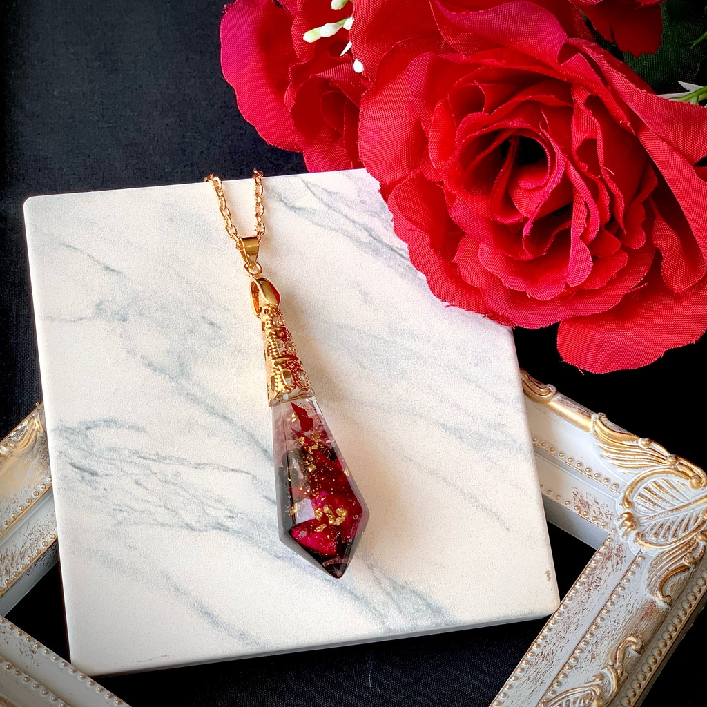 ローズペンデュラムのネックレス/チャーム