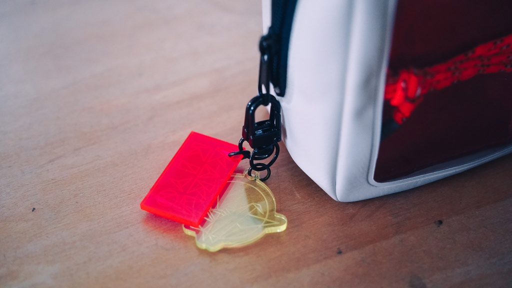 KAKURIYO key charm "origami" fluorescent red