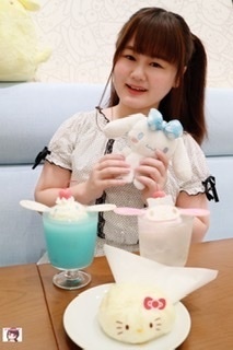 かわいいカフェ／（o・ω・o）＼