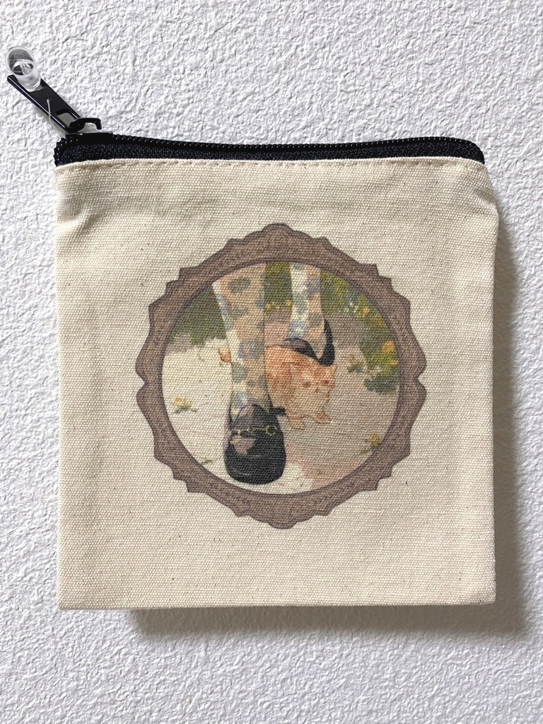 ローファーとねこポーチ