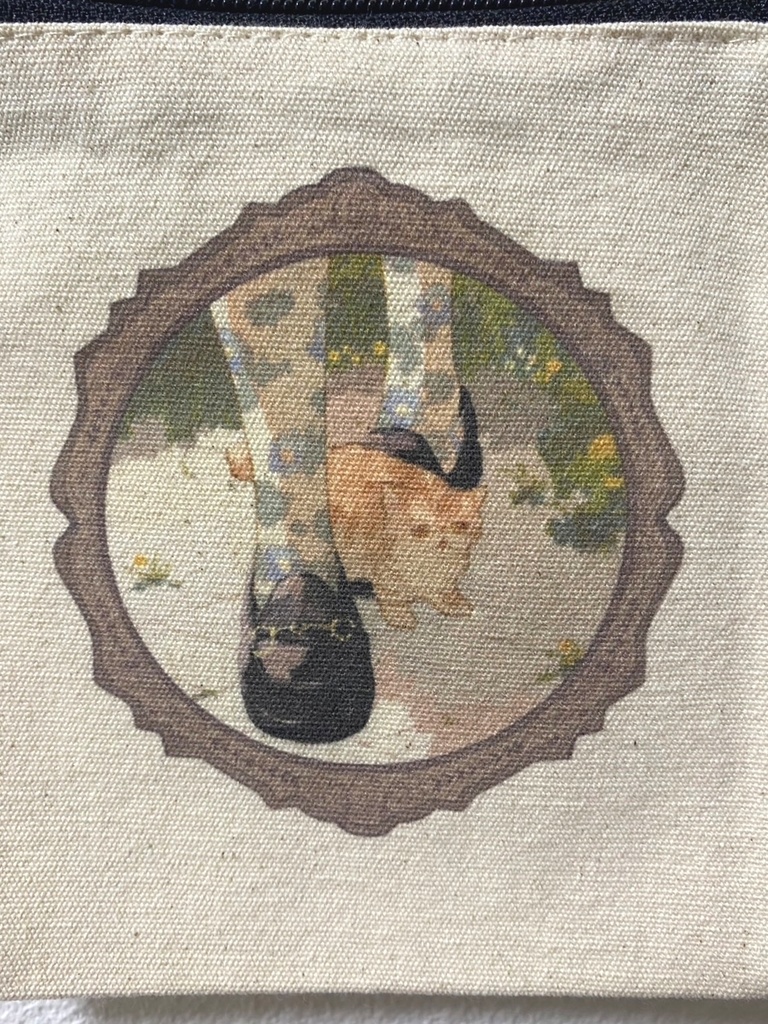 ローファーとねこポーチ