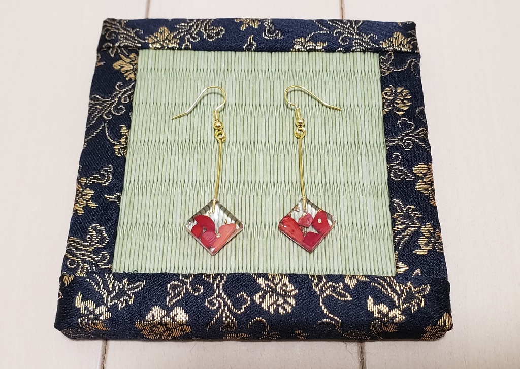 (イヤリング)加州清光イメージ さざれ石風イヤリング