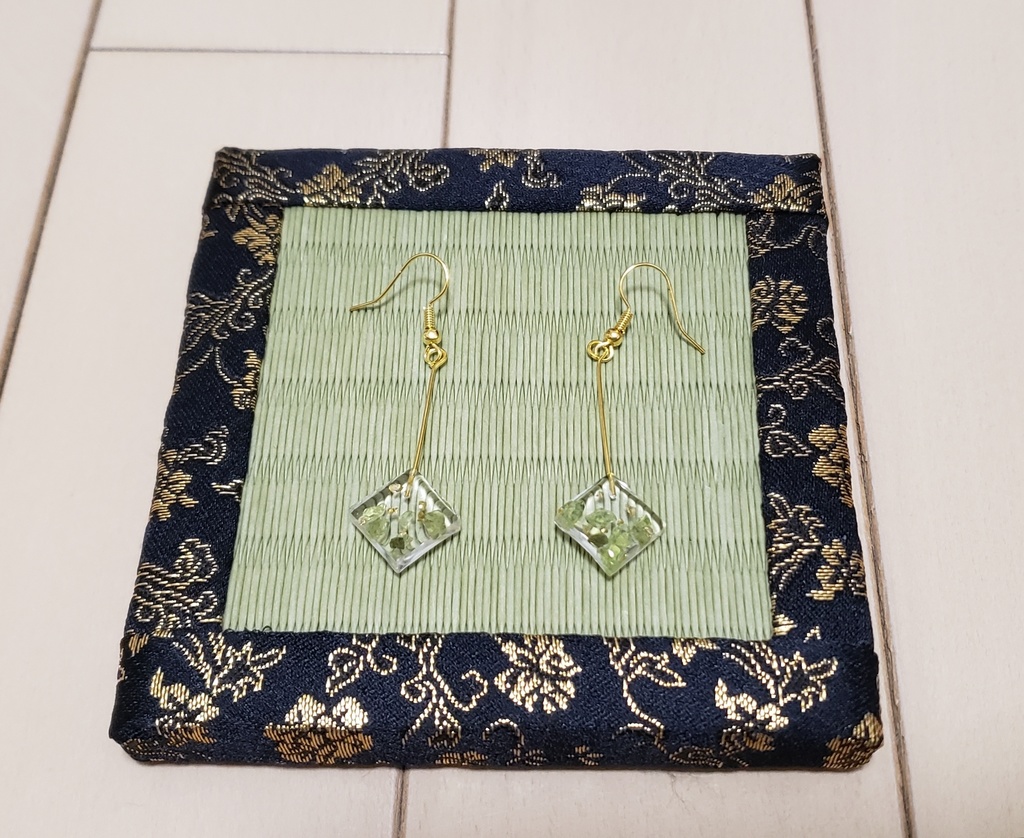 (ピアス)石切丸イメージ さざれ石風ピアス