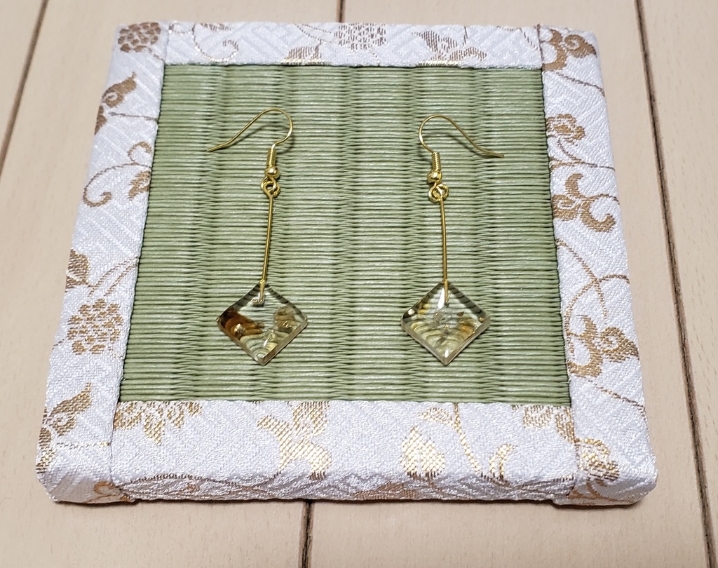 (ピアス)髭切イメージ さざれ石風ピアス