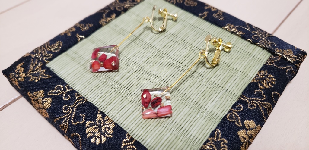 (イヤリング)髭切イメージ さざれ石風イヤリング