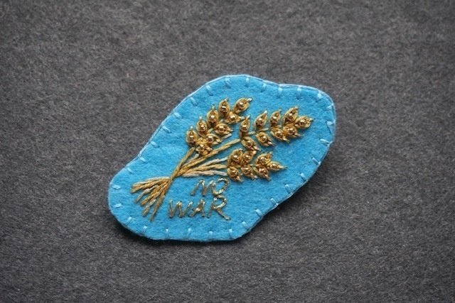 命願う小麦のブローチ<空>