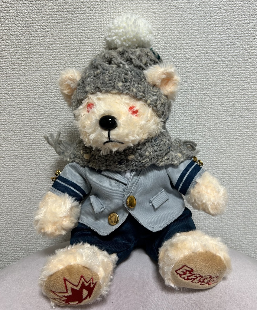 耳出てるけどクソあったけ〜ポンポン帽子