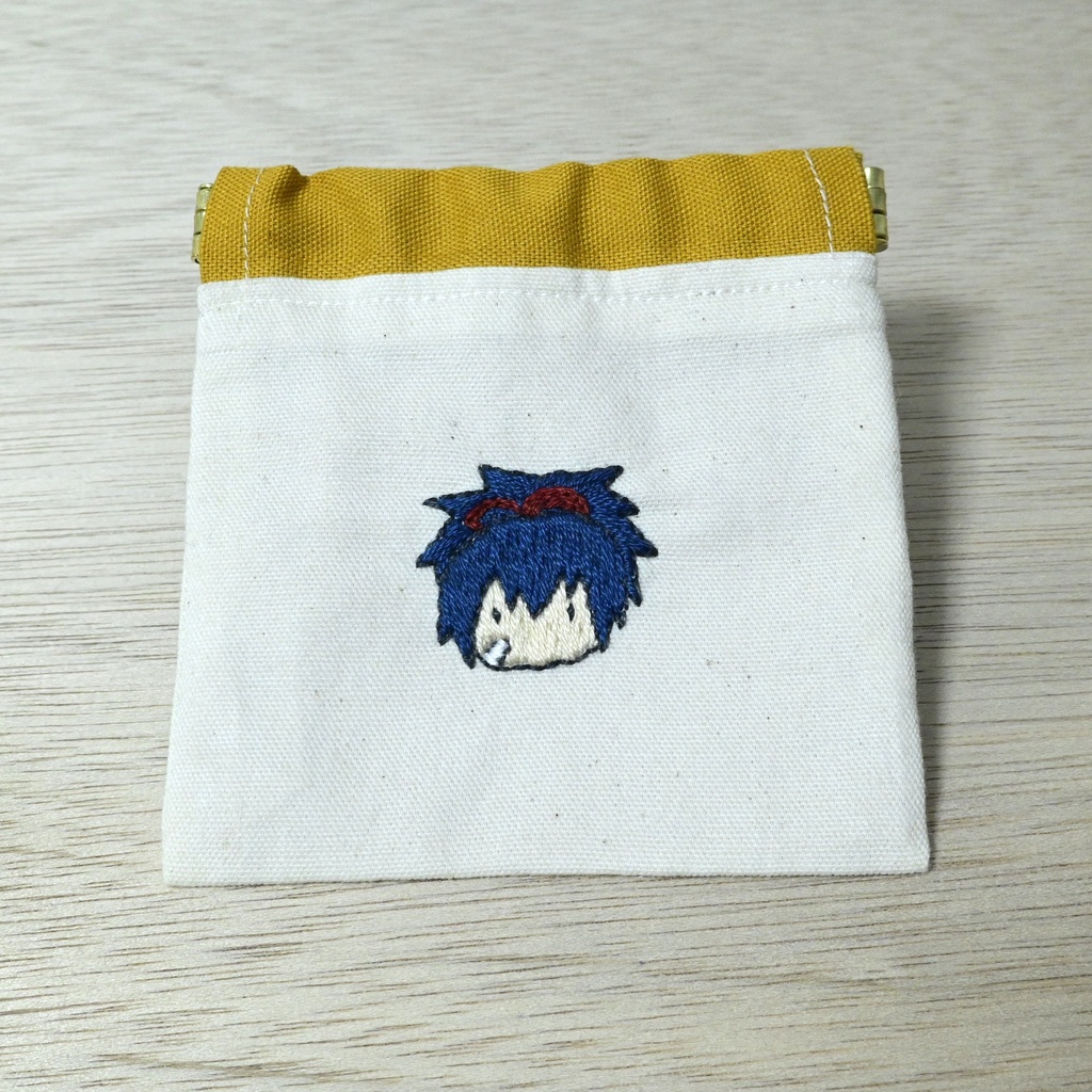【刀剣乱舞】小夜左文字　手刺繍ばね口ポーチ