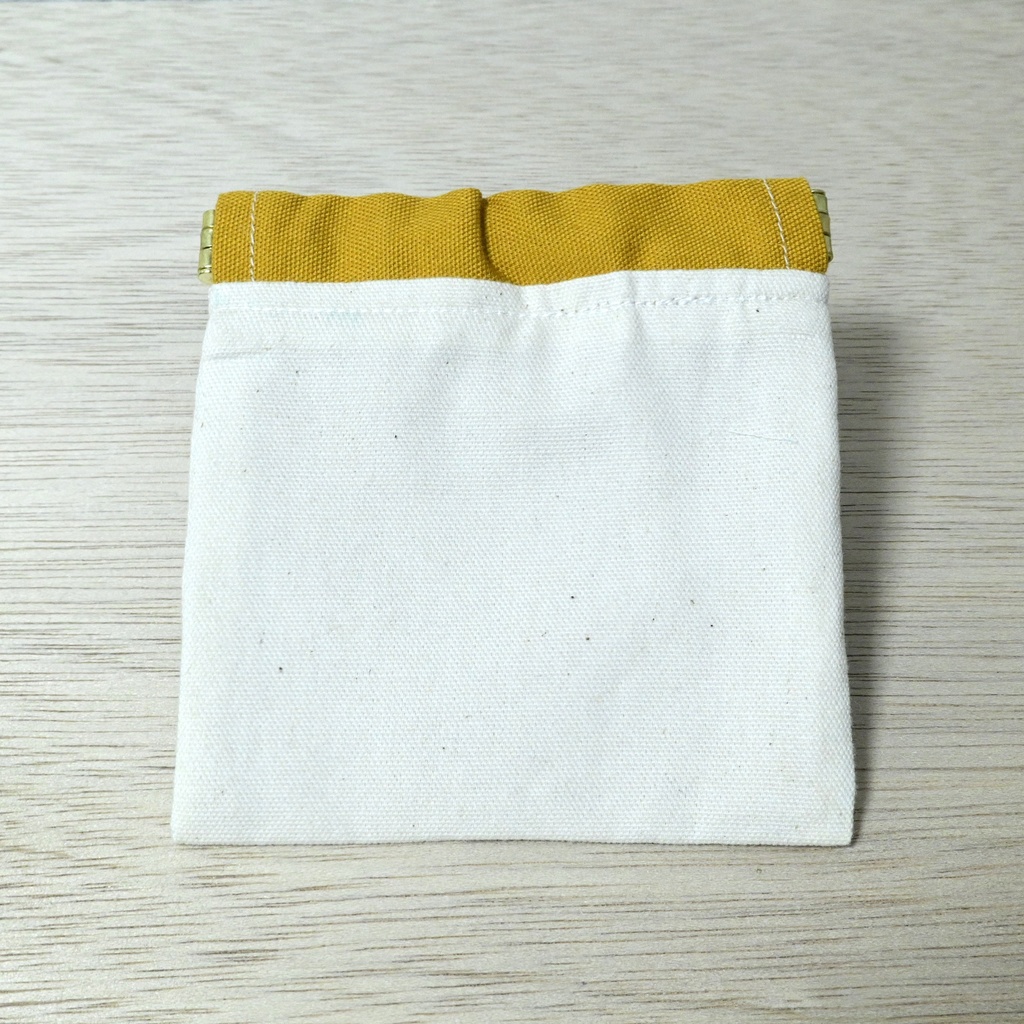 【刀剣乱舞】小夜左文字 手刺繍ばね口ポーチ