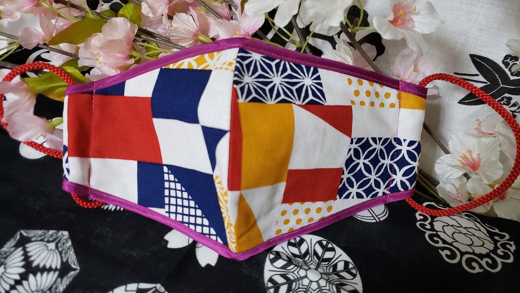 和紐マスク/モダン柄・赤