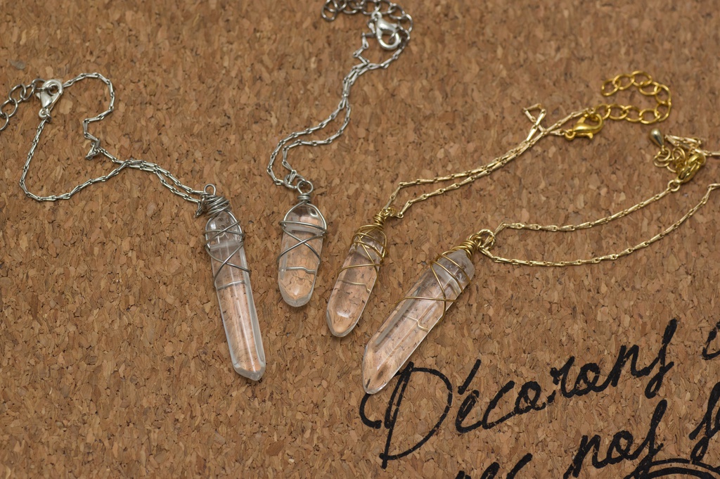 氷柱型水晶のペンダント