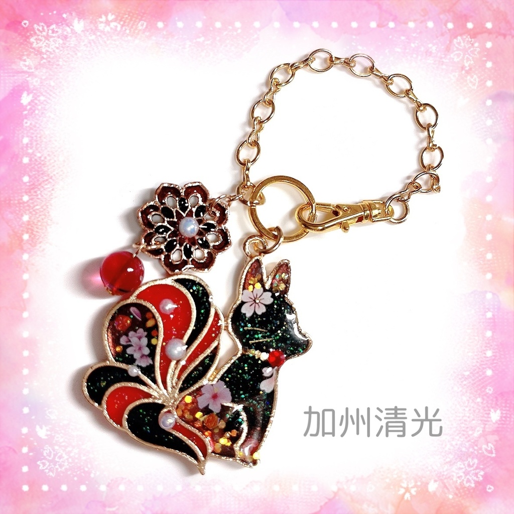 【刀剣乱舞イメージ】お狐様のレジンバッグチャーム