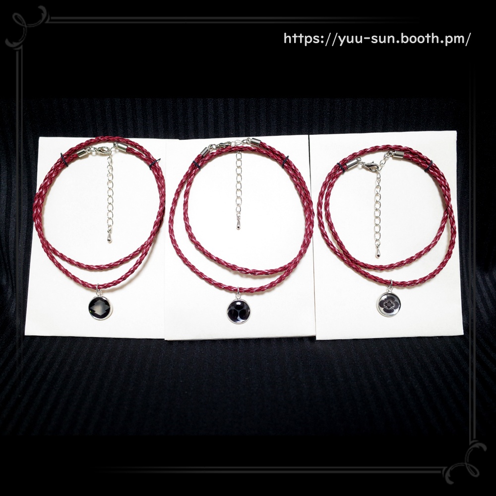 レザー調ネックレス 黒と赤