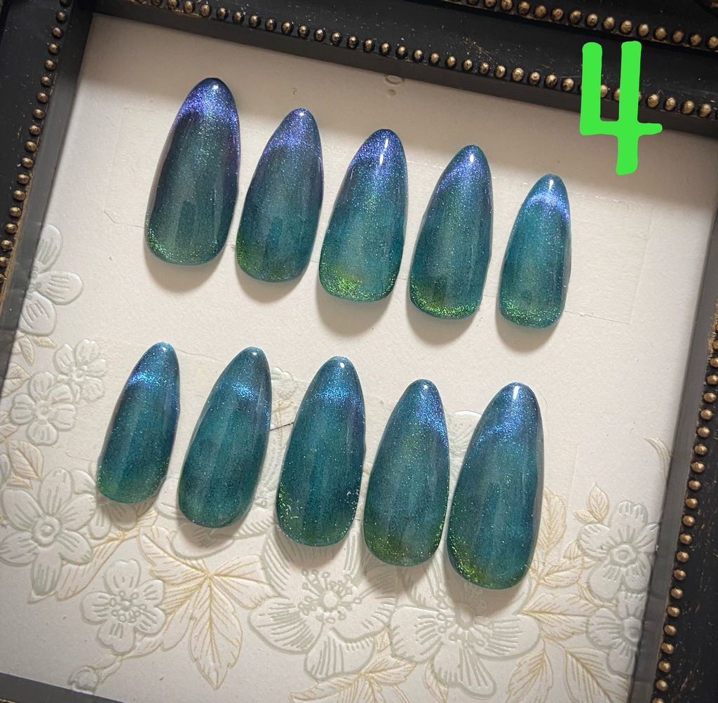 瞳イメージネイルチップ