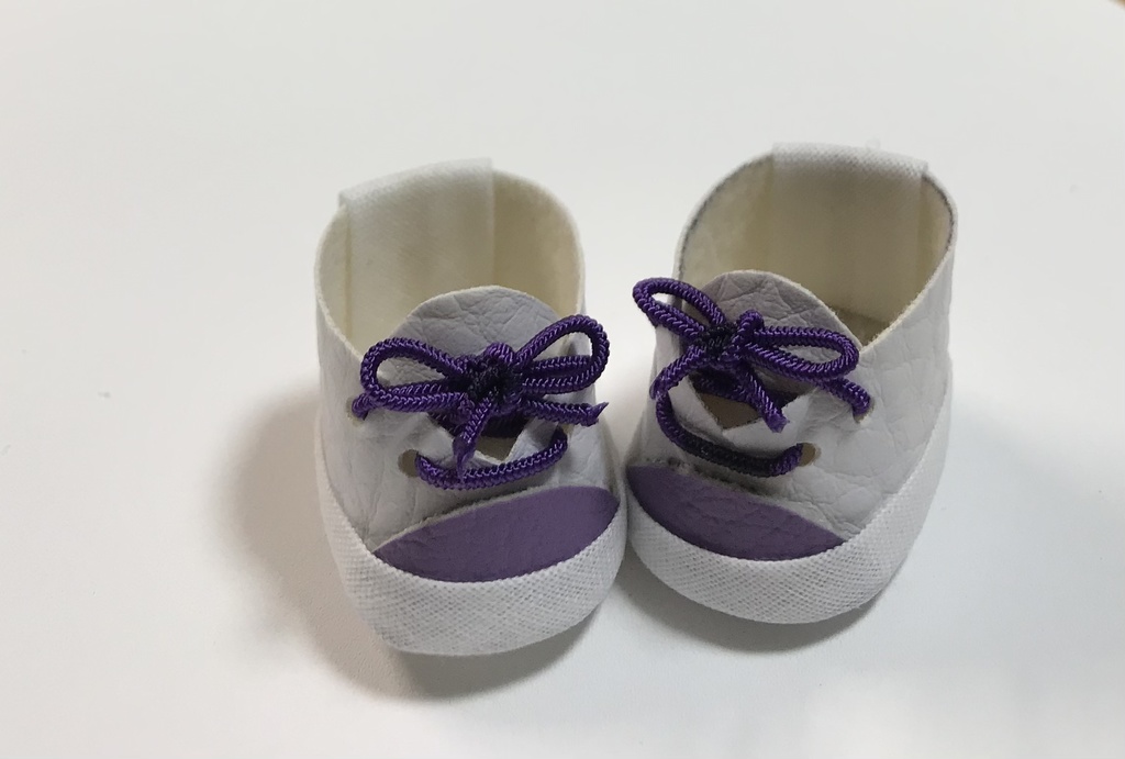 自立します☆ ぬい靴 白地×紫ひもC