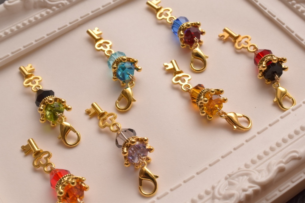 【ツイステ】寮イメージカラー チャーム