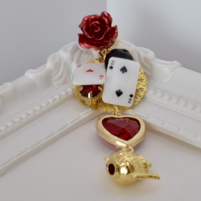 【ツイステ】ハーツラビュル 薔薇とトランプの片耳用ピアス