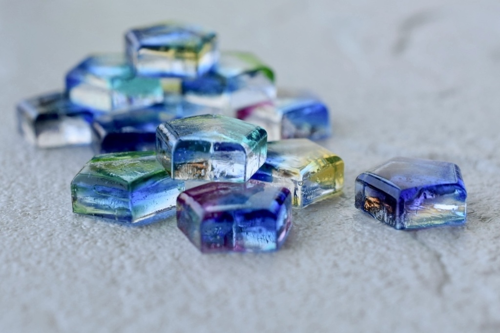 ブルーロック イメージピアス