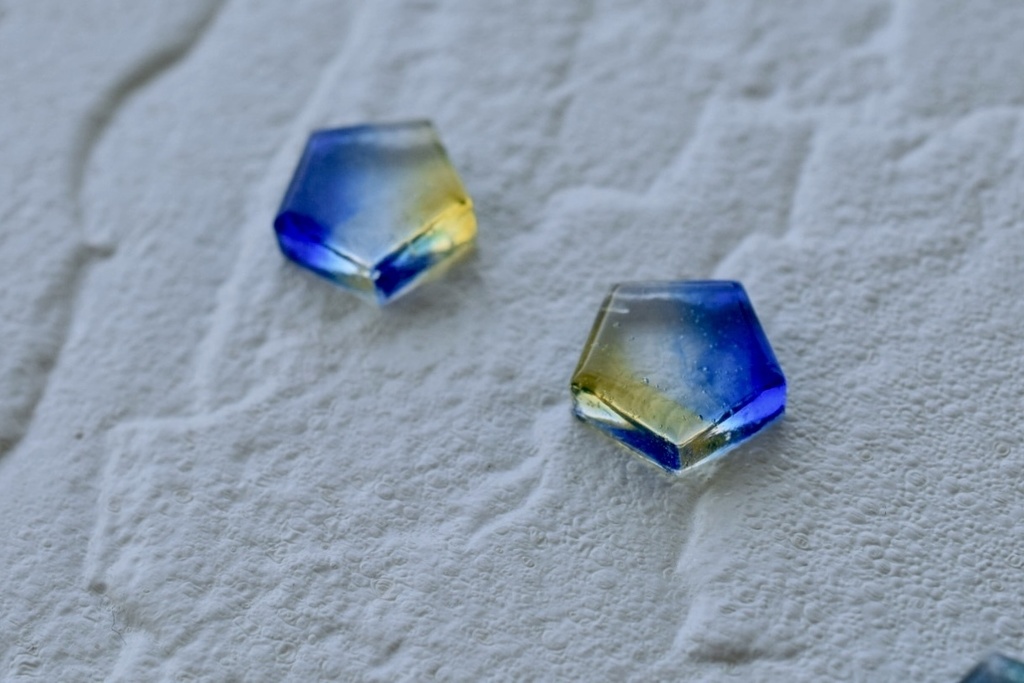 ブルーロック イメージピアス