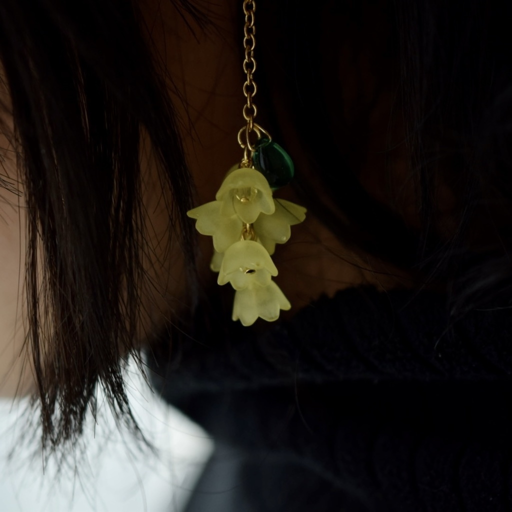 幸せのベルの髪飾りとピアス