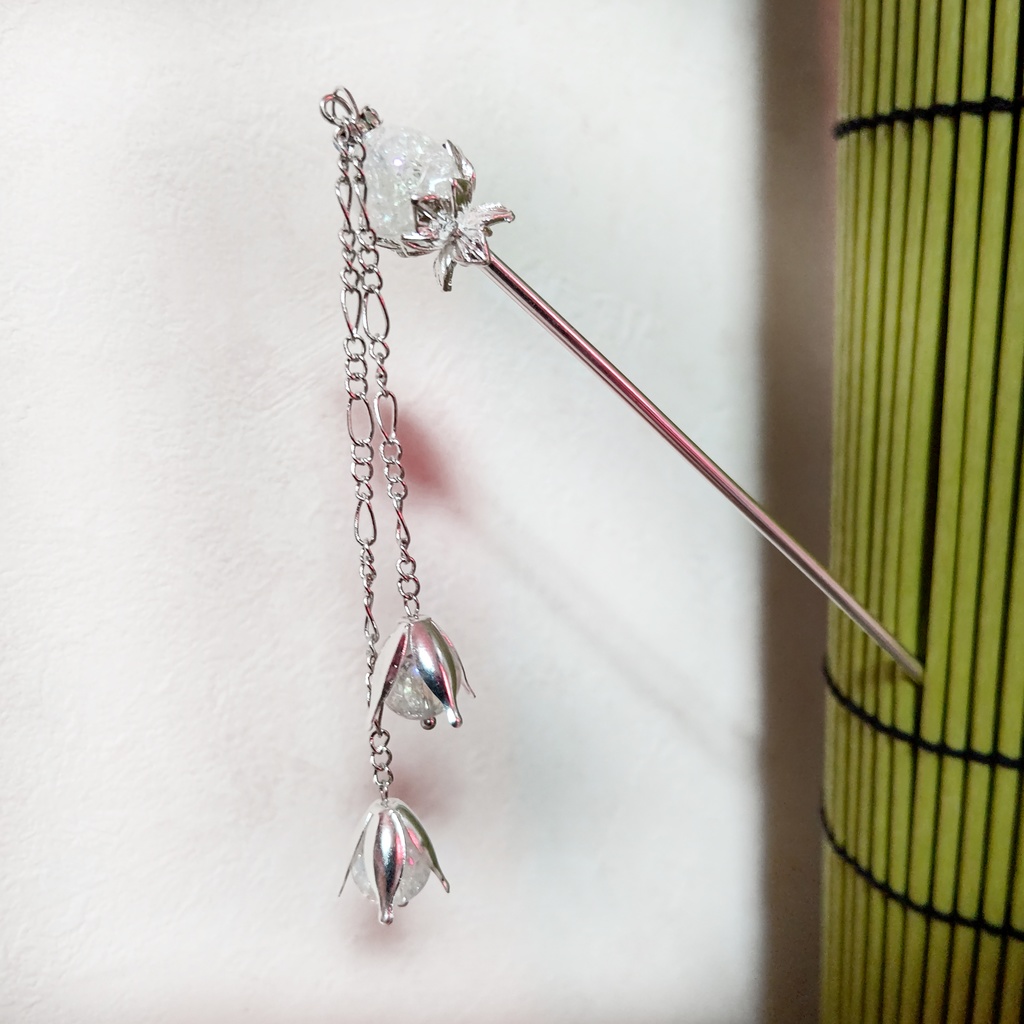 蓮花の1本足簪 クラッククリスタル(クラック水晶)シルバーカラー