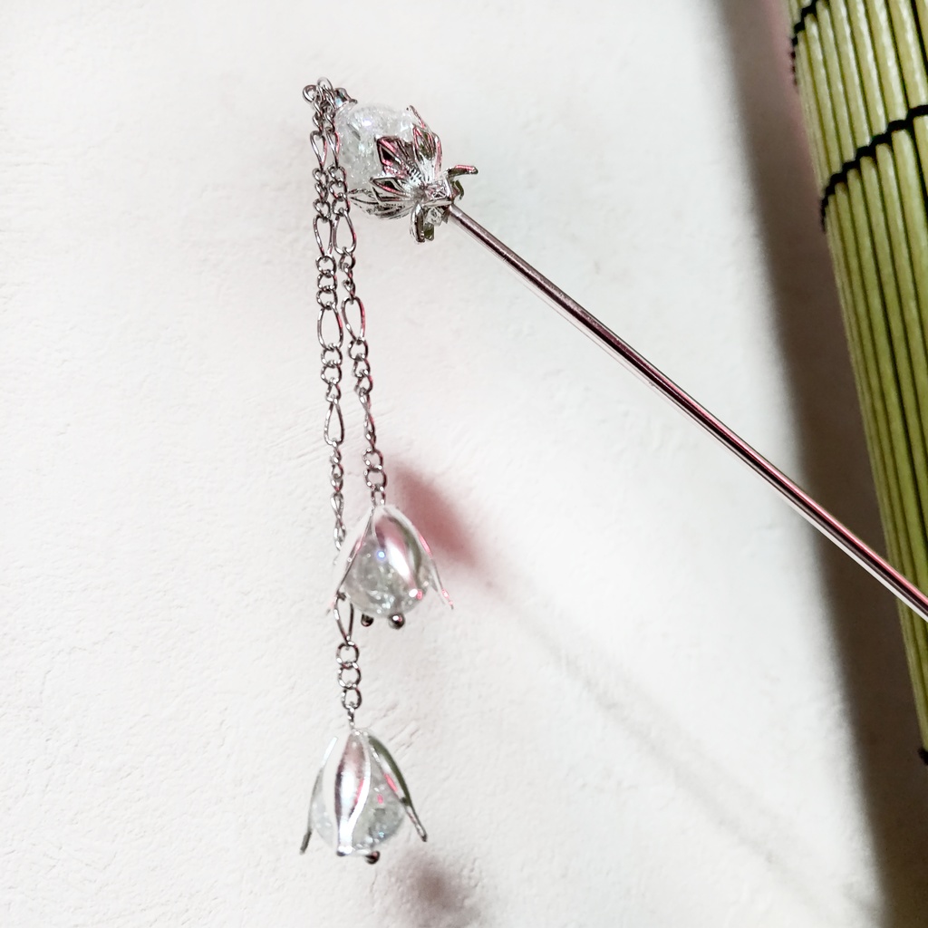 蓮花の1本足簪 クラッククリスタル(クラック水晶)シルバーカラー