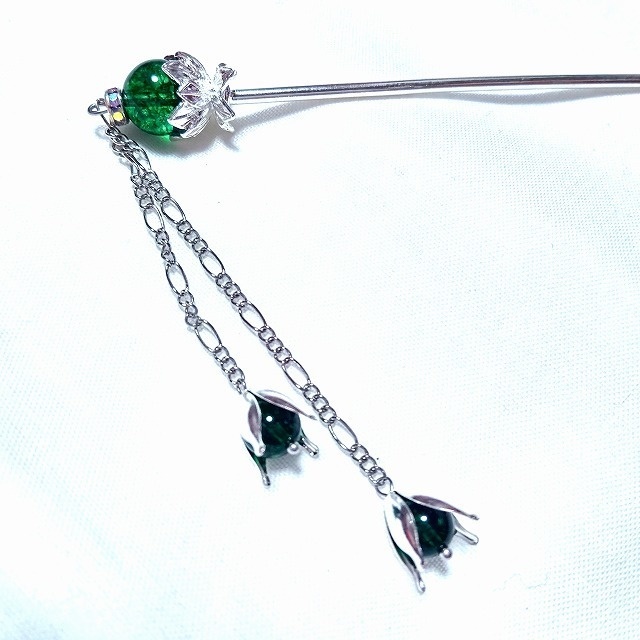 蓮花の1本足簪　クラックグリーンクリスタル濃色（クラック水晶）シルバーカラー