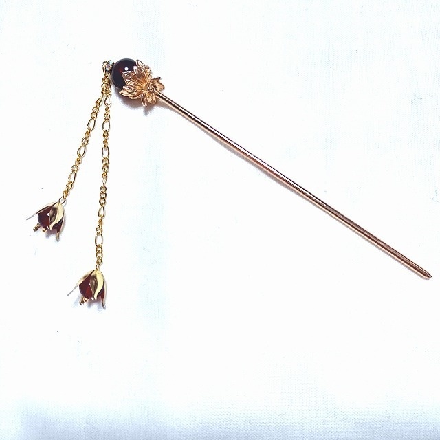 蓮花の1本足簪 クラックレッドクリスタル クラック水晶 ゴールドカラー Milkcrown Miyu Booth