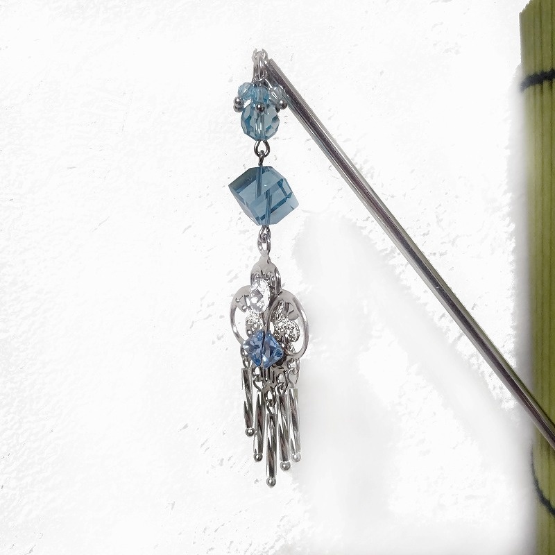 スワロフスキークリスタルの簪 ブルー系シルバーカラー